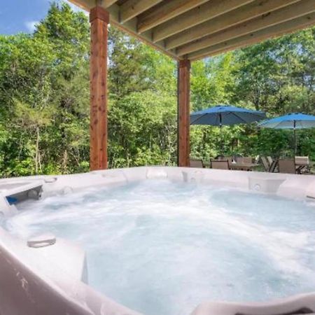 Вілла Premier Retreat With Hot Tub, Theater & Pool Table Hollister Екстер'єр фото