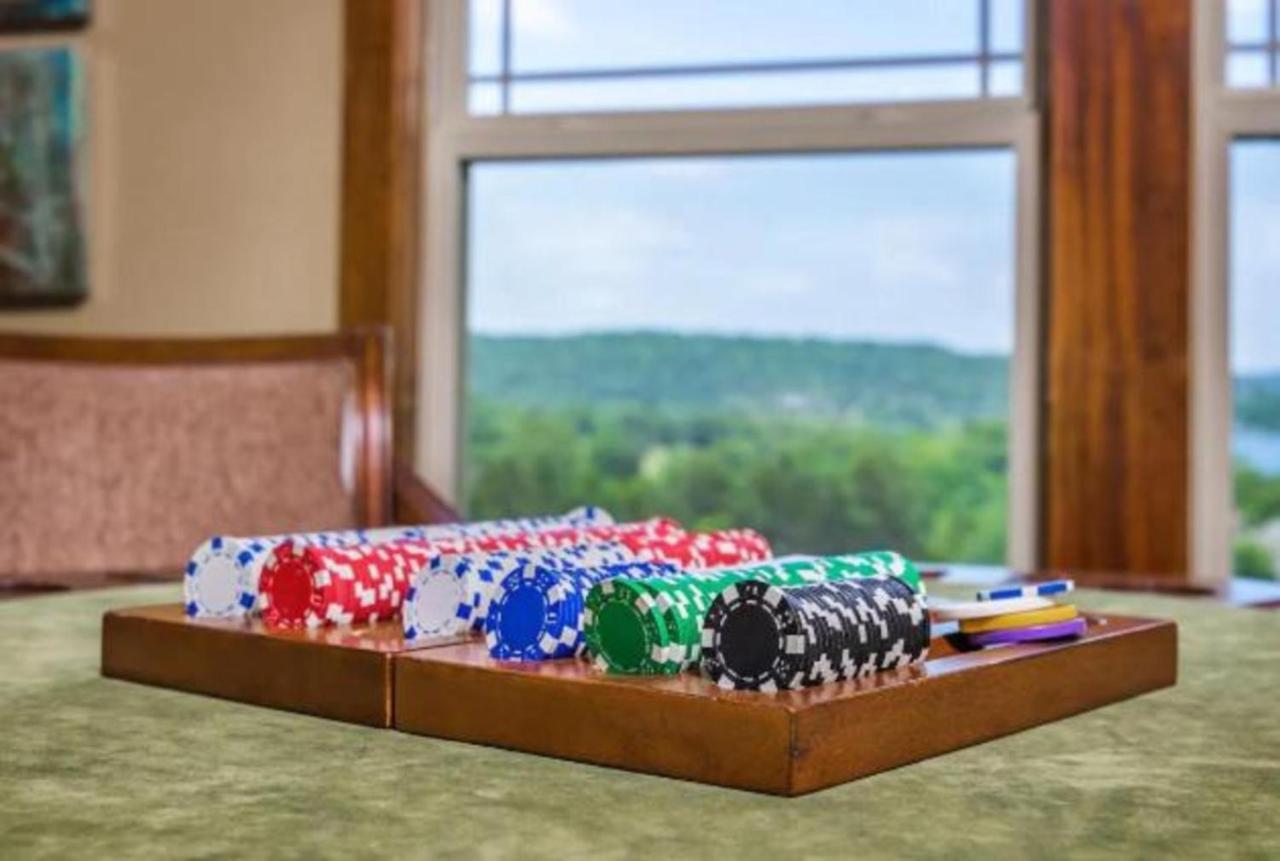 Вілла Premier Retreat With Hot Tub, Theater & Pool Table Hollister Екстер'єр фото