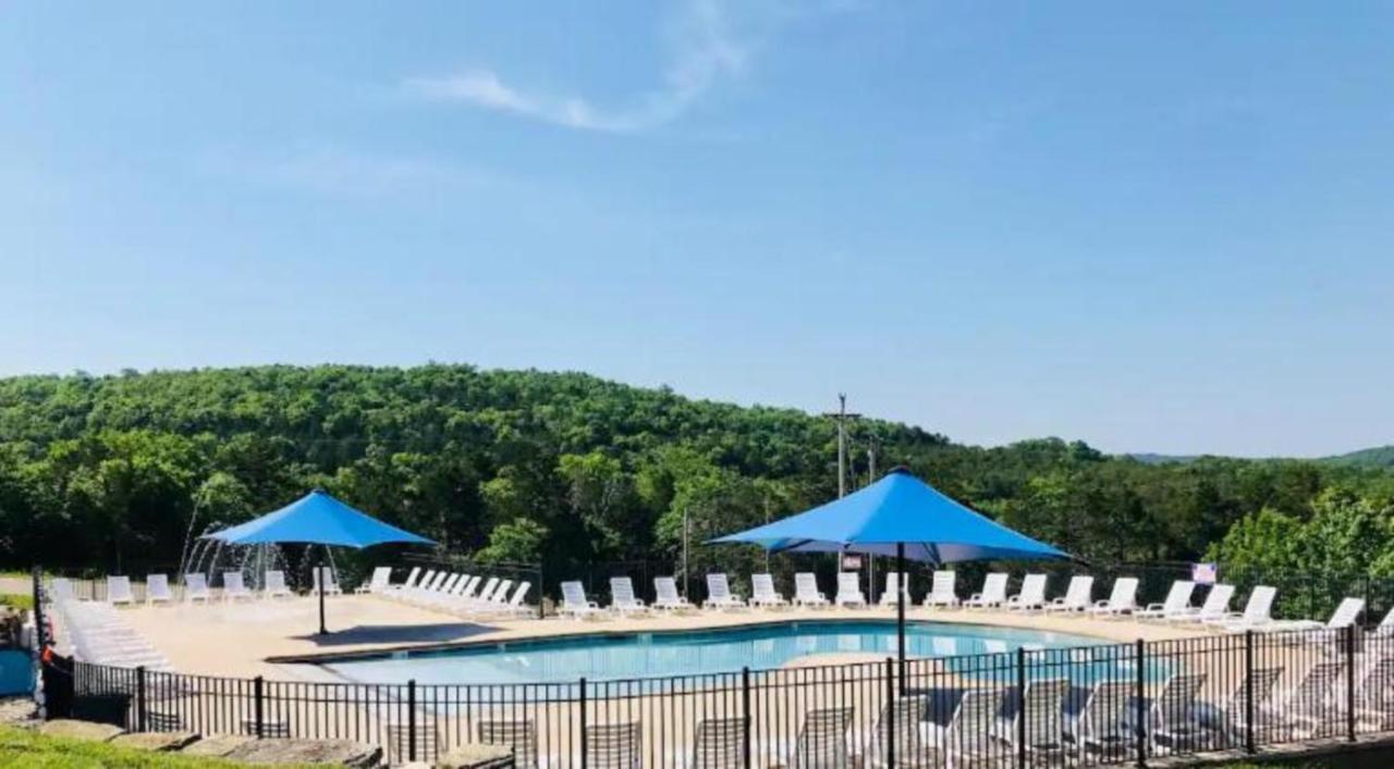 Вілла Premier Retreat With Hot Tub, Theater & Pool Table Hollister Екстер'єр фото