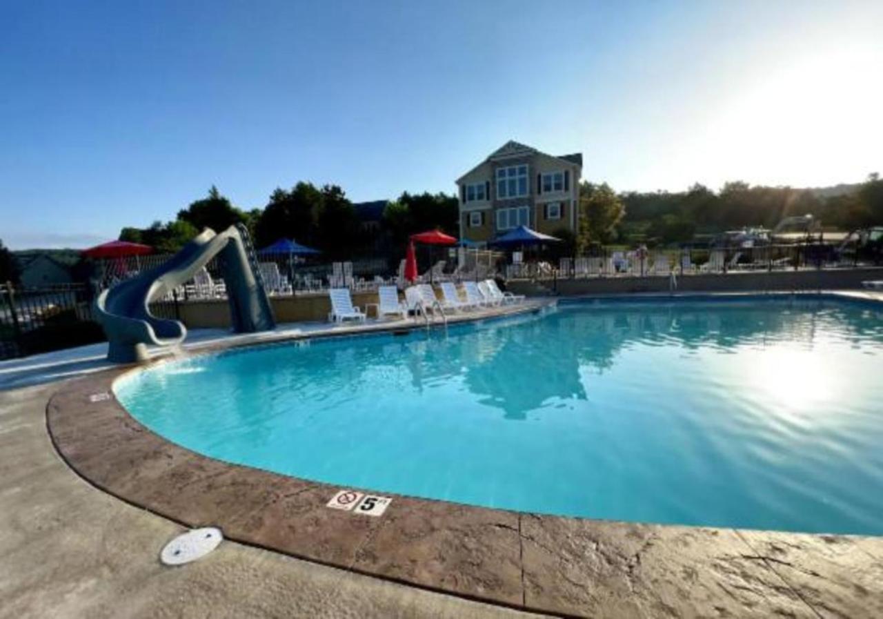 Вілла Premier Retreat With Hot Tub, Theater & Pool Table Hollister Екстер'єр фото