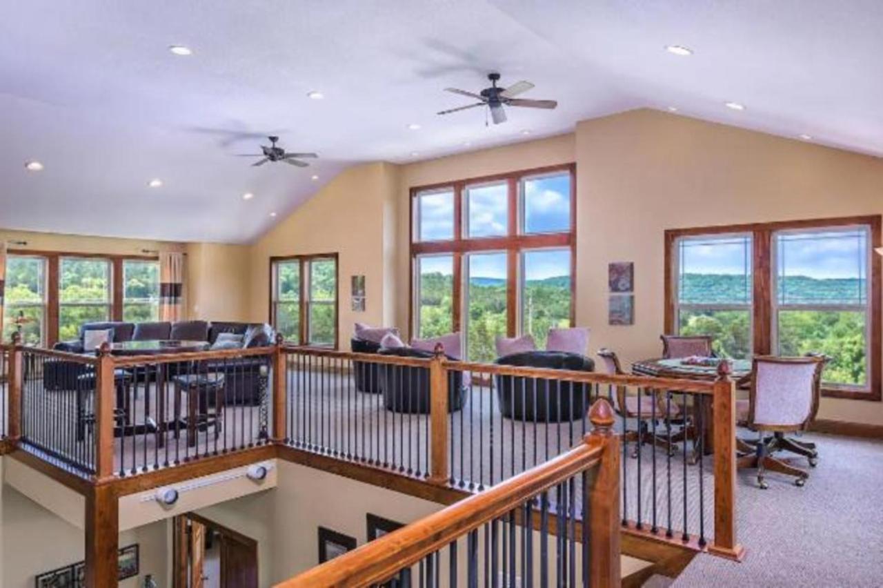 Вілла Premier Retreat With Hot Tub, Theater & Pool Table Hollister Екстер'єр фото
