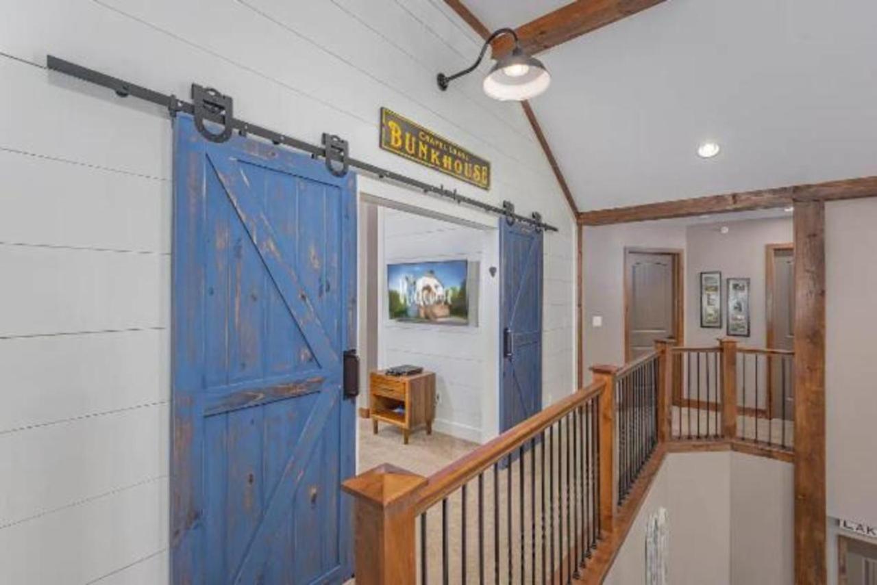 Вілла Premier Retreat With Hot Tub, Theater & Pool Table Hollister Екстер'єр фото