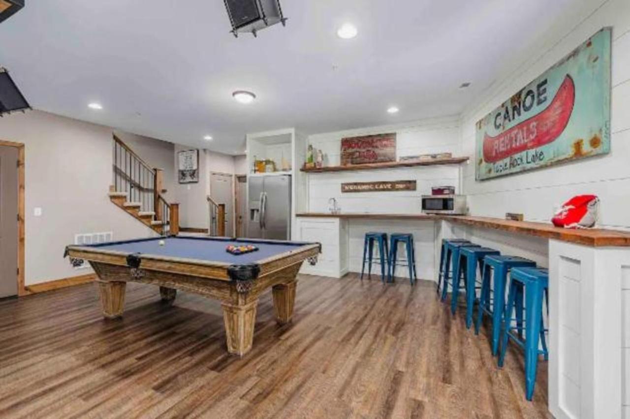 Вілла Premier Retreat With Hot Tub, Theater & Pool Table Hollister Екстер'єр фото