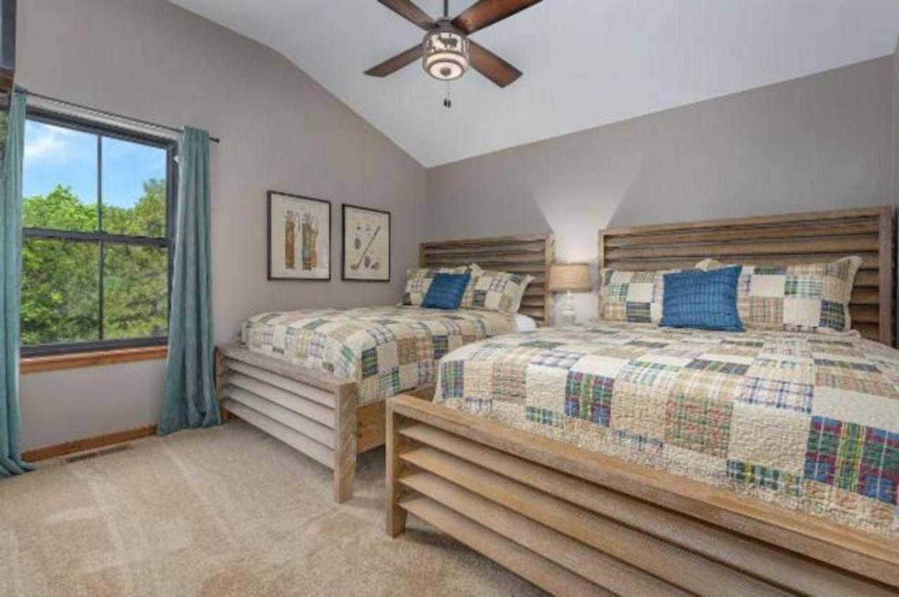 Вілла Premier Retreat With Hot Tub, Theater & Pool Table Hollister Екстер'єр фото