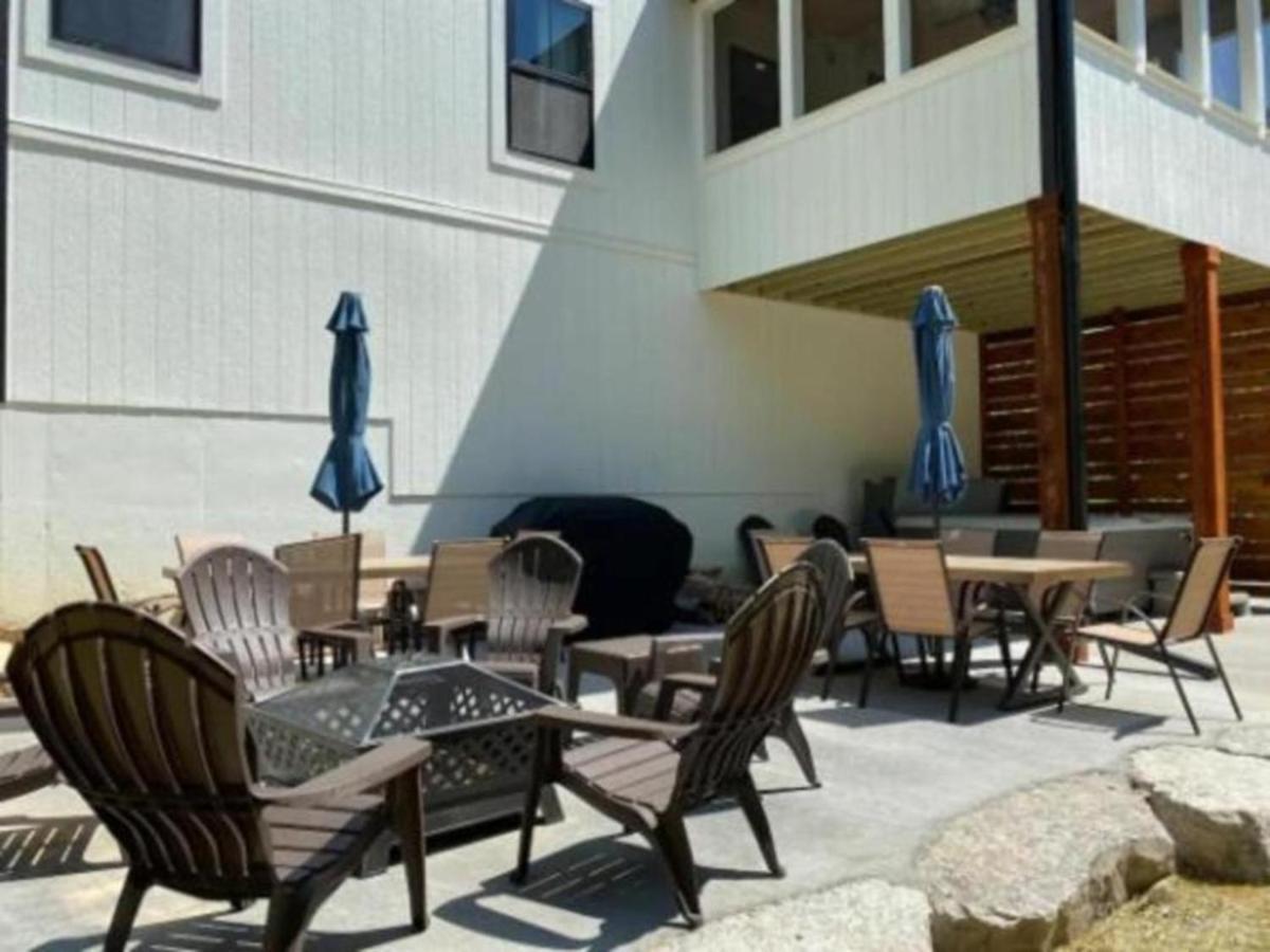 Вілла Premier Retreat With Hot Tub, Theater & Pool Table Hollister Екстер'єр фото